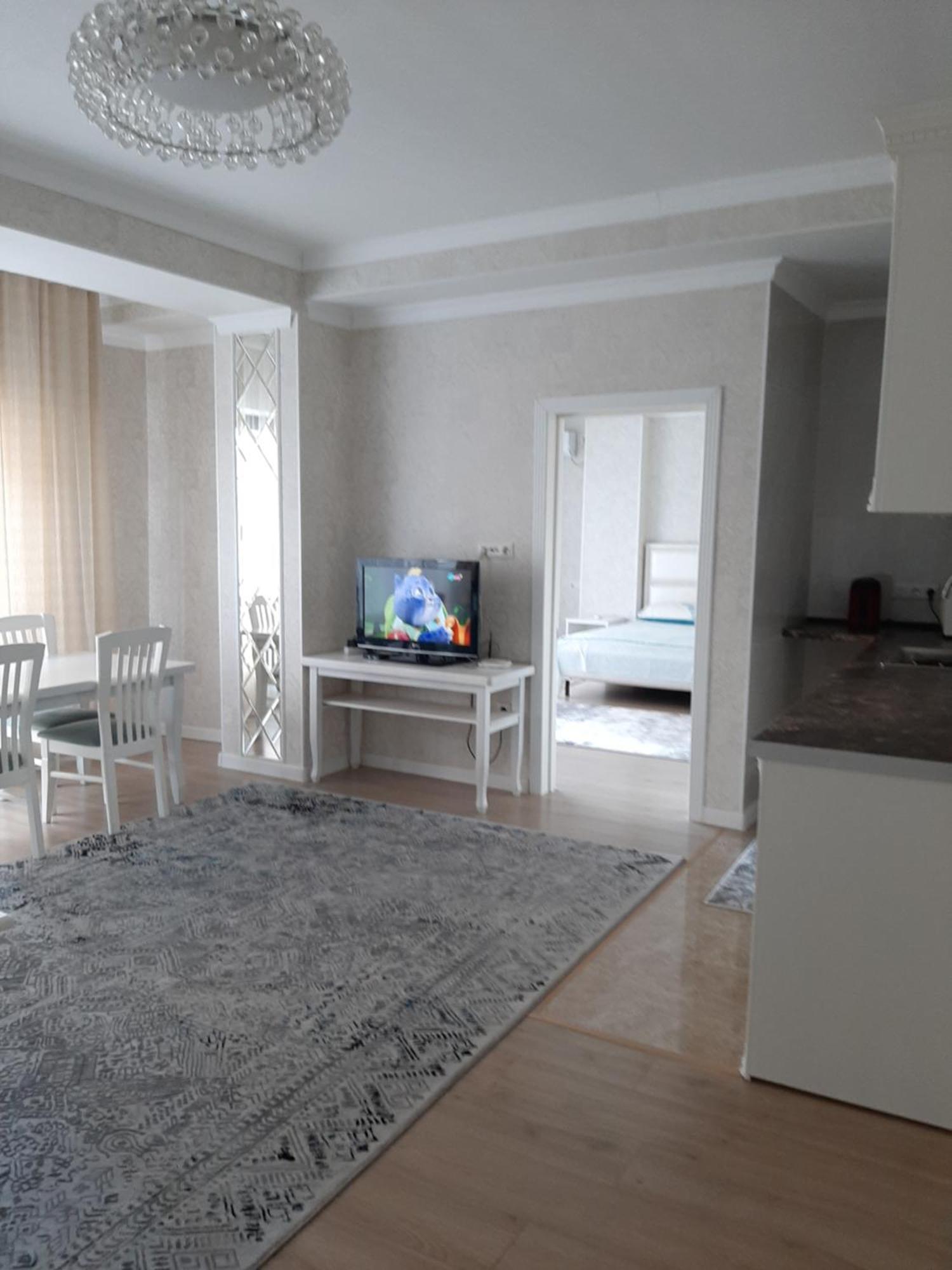 Comfortable Apartment Бишкек Екстериор снимка