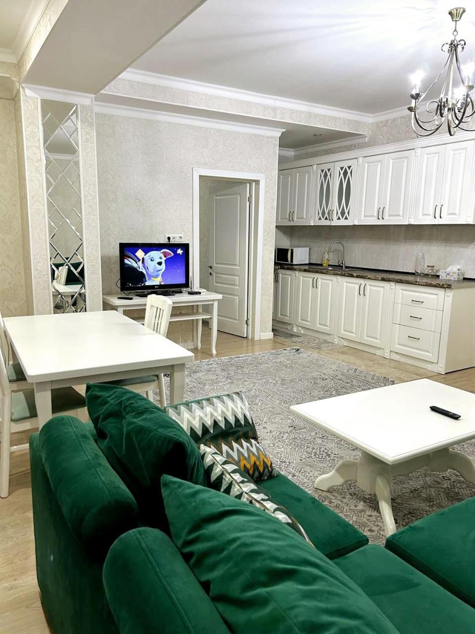 Comfortable Apartment Бишкек Екстериор снимка